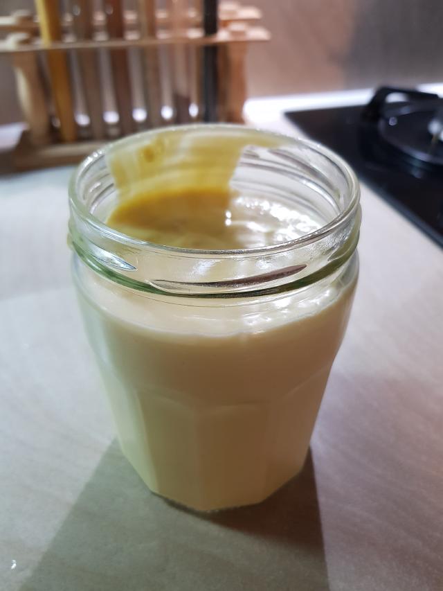 Crème au citron (lemon curd) dans une verrine