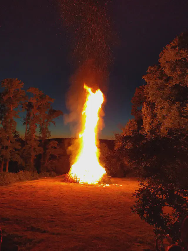 Palettes en feu pour la saint Jean