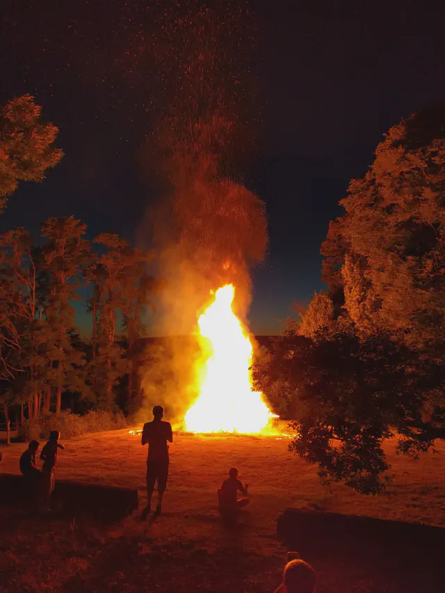 Palettes en feu pour la saint Jean